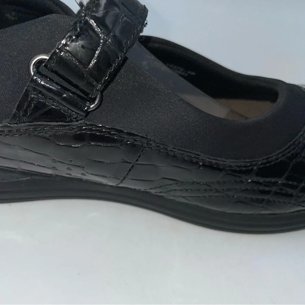 DREW Black Patent‎ Croc-Embossed Mary Jane Flat